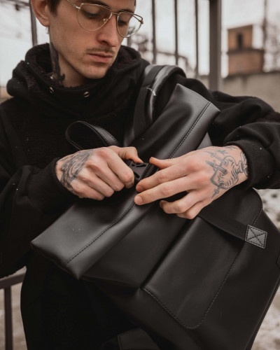 "ROLLTOP 2"ECO-LEATHER, BLACK