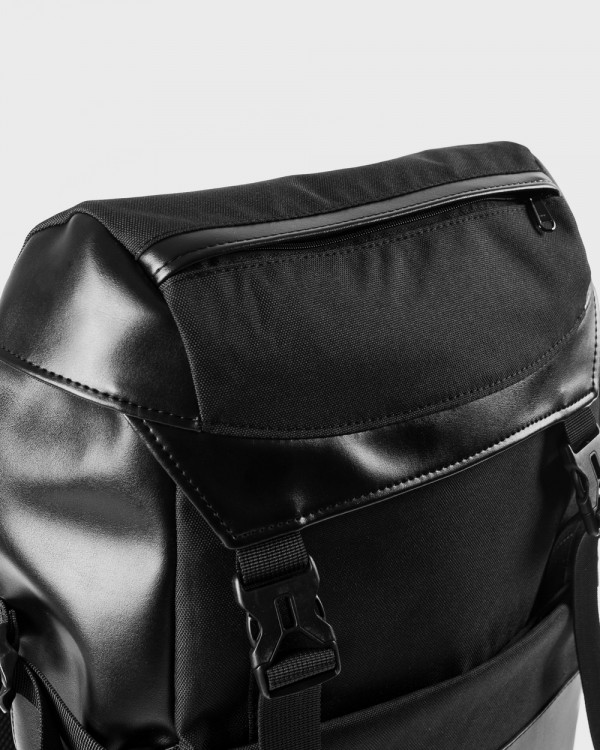 "TRAVELER" BLACK