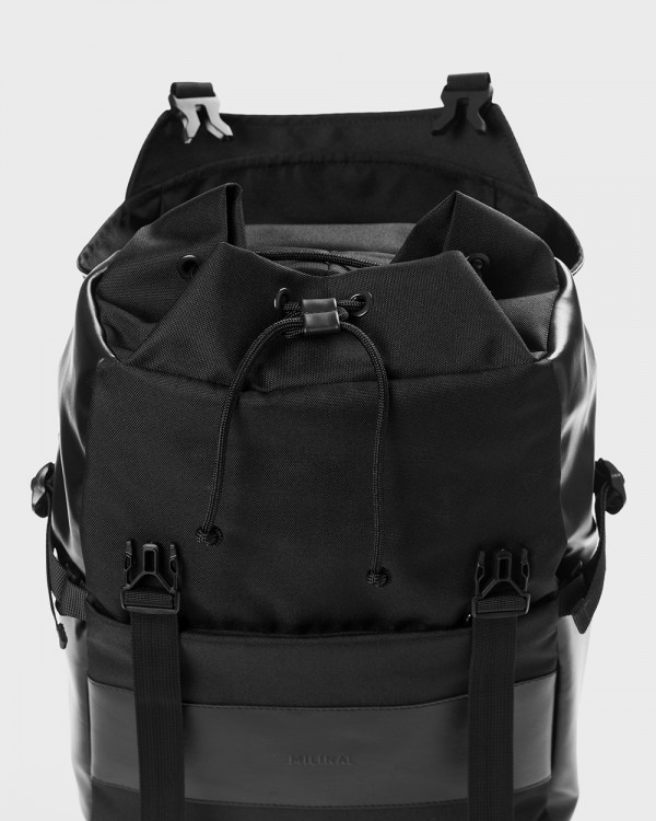 "TRAVELER" BLACK