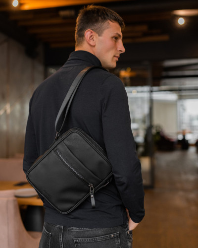 MESSENGER "LARGE" MATTE, BLACK